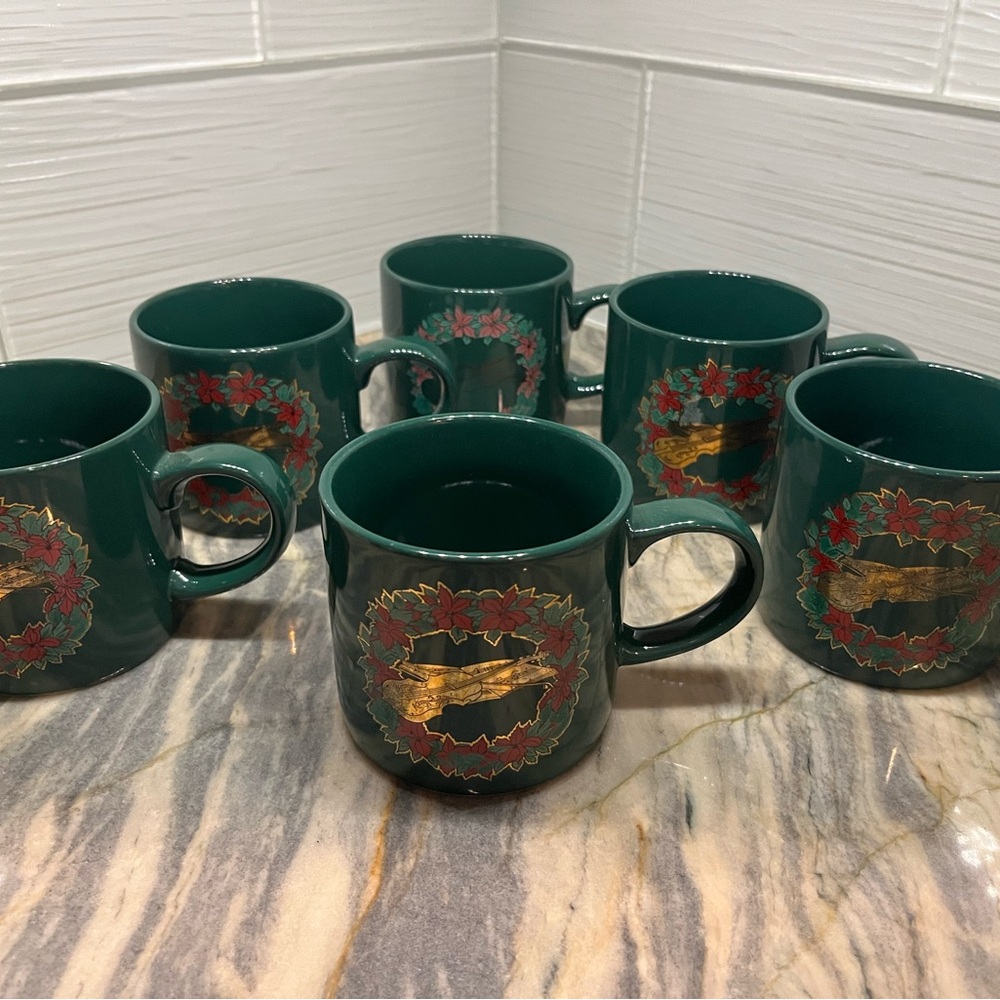 Vintage Christmas Mugs Green Wreath Violin Sheet Music Holly Coffee Lot Of 6